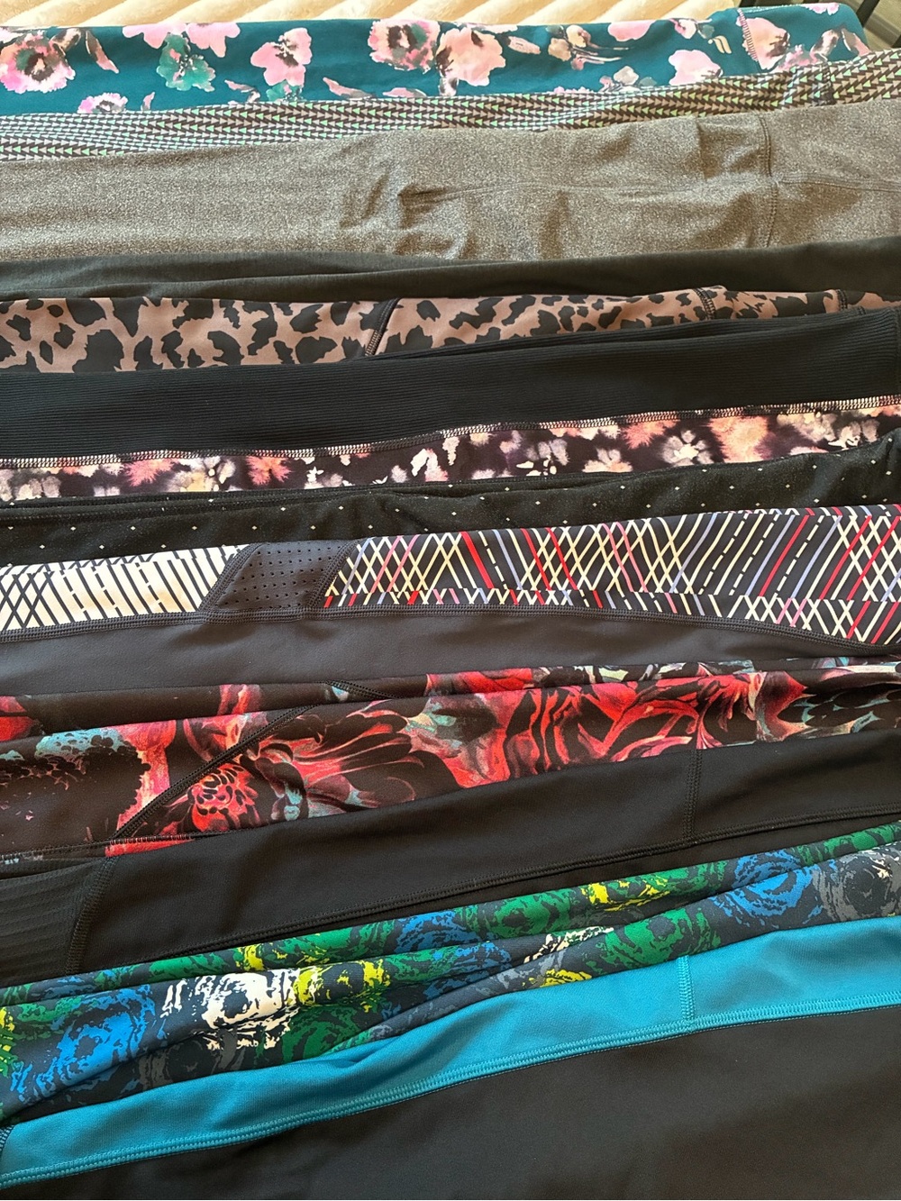 ❌ Please do not purchase this listing 🖤 Pick Your Leggings! Size L